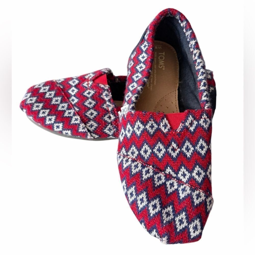 TOMS Classic Knit Geo Diamond Patterned slip-on shoes size 8.5W. - Picture 4 of 6